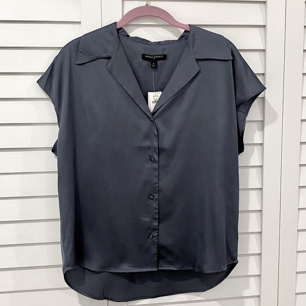 Banana Republic Factory Sterling Gray Silky Short Sleeve Button-Down Shirt NWT